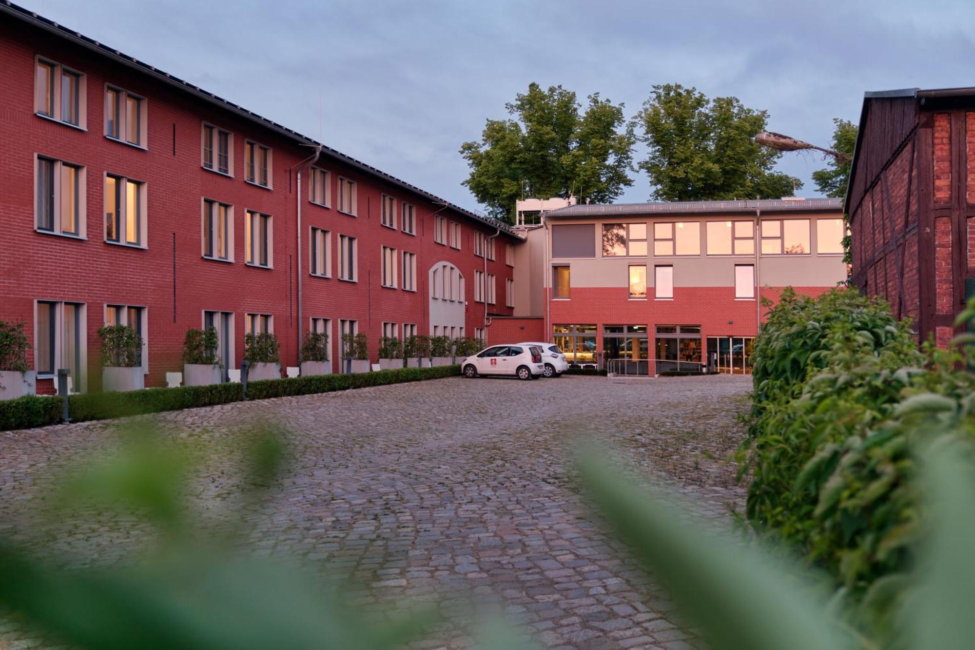 Landgut Stober Hotel Groß Behnitz Bagian luar foto